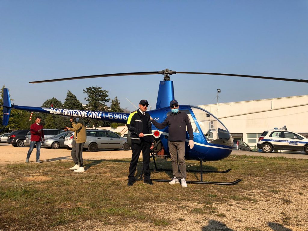 elicottero Robinson R22